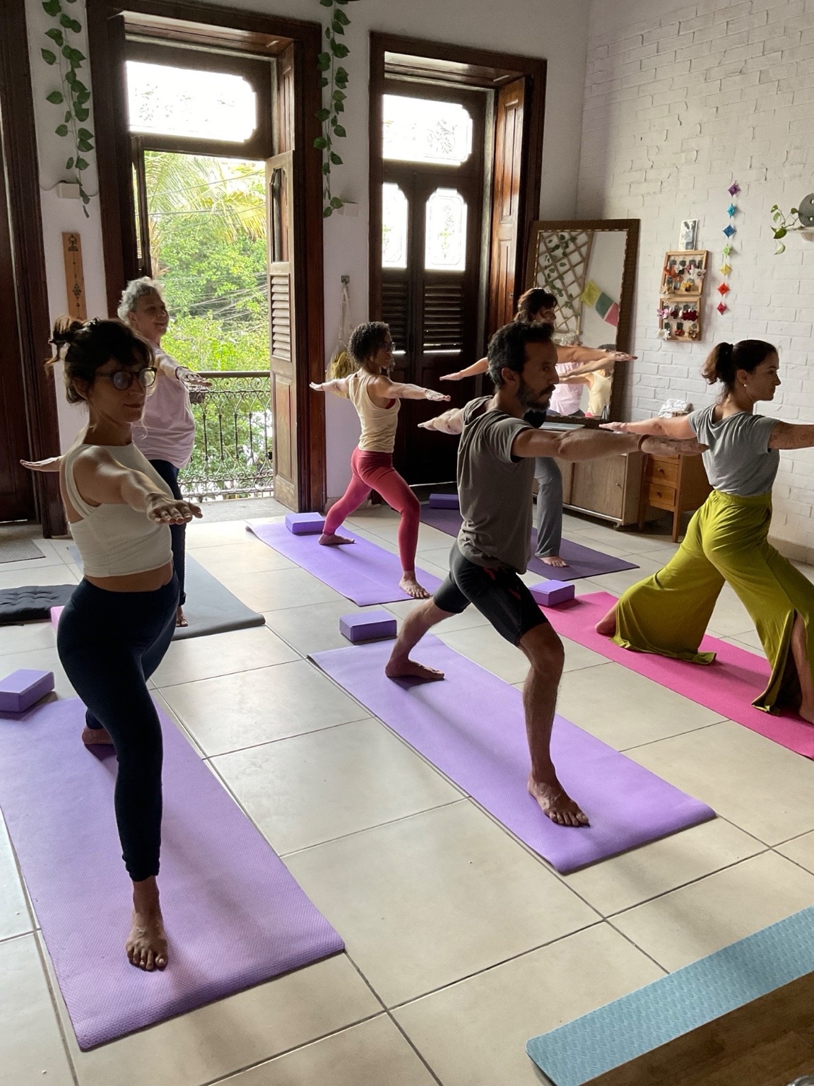Aula de yoga na Casa Sattva